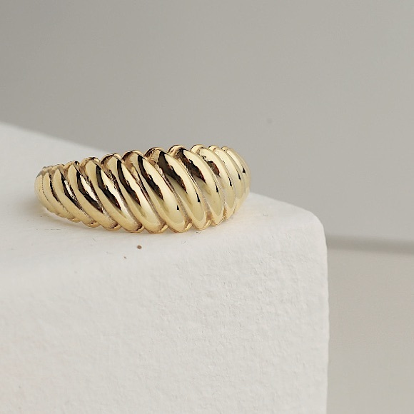 n e w | 14k gold croissant dome ring - Picture 3 of 5